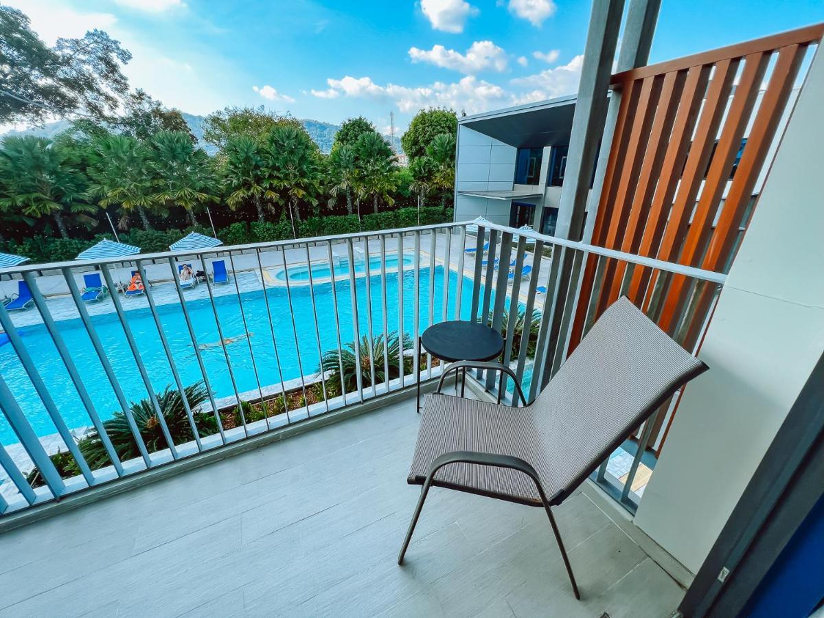 Seabed Grand Hotel Phuket - Sha Extra Plus Εξωτερικό φωτογραφία A balcony at a hotel