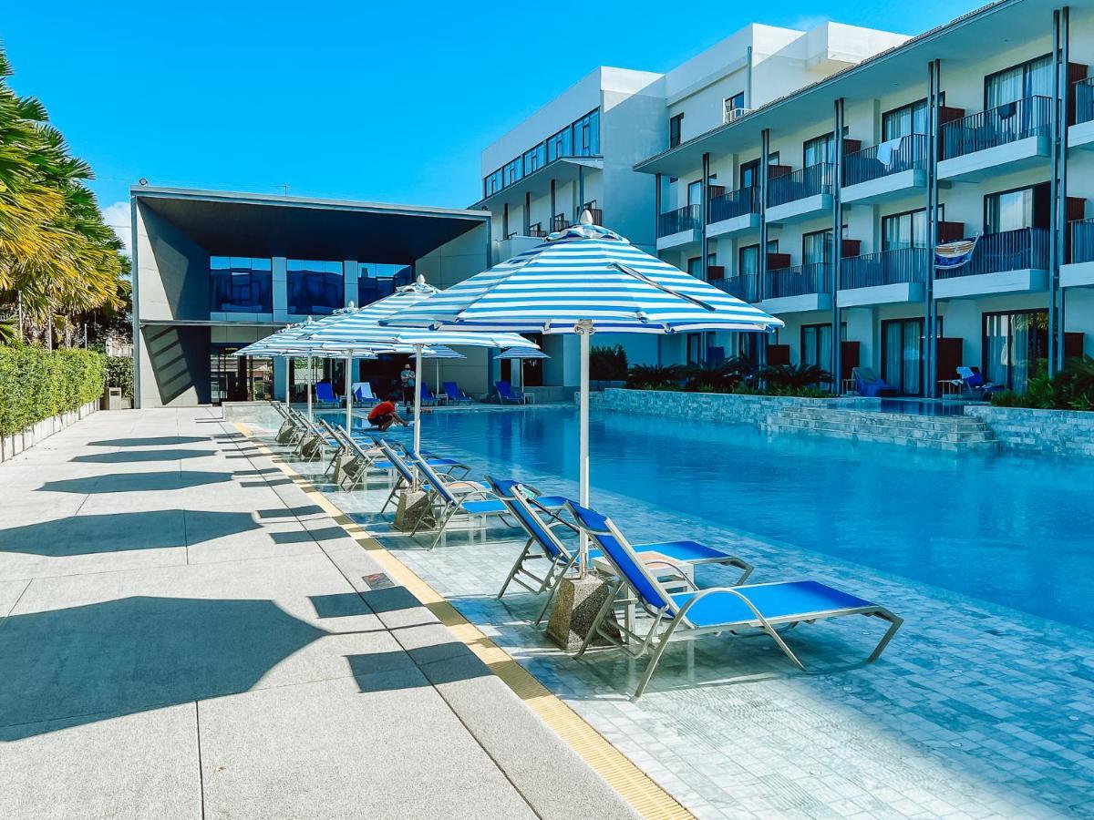Seabed Grand Hotel Phuket - Sha Extra Plus Εξωτερικό φωτογραφία The hotel's pool