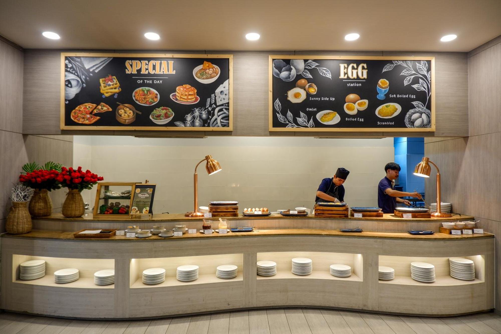 Seabed Grand Hotel Phuket - Sha Extra Plus Εξωτερικό φωτογραφία A live kitchen at a hotel