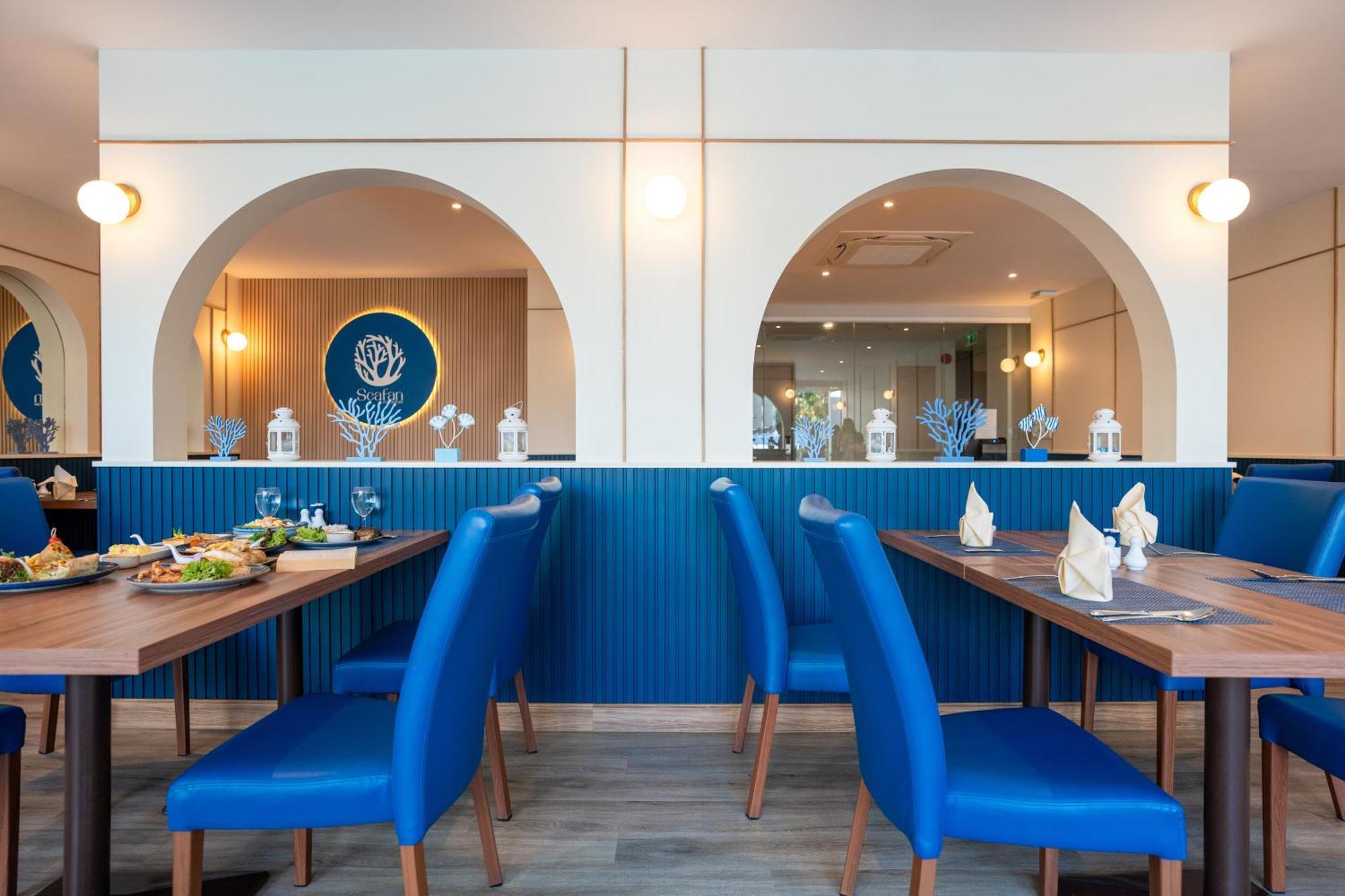 Seabed Grand Hotel Phuket - Sha Extra Plus Εξωτερικό φωτογραφία Restaurant